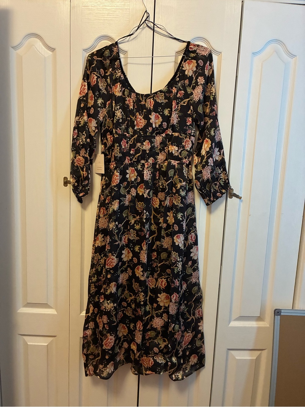 Women's Black Floral Scoop Neck Midi Dress